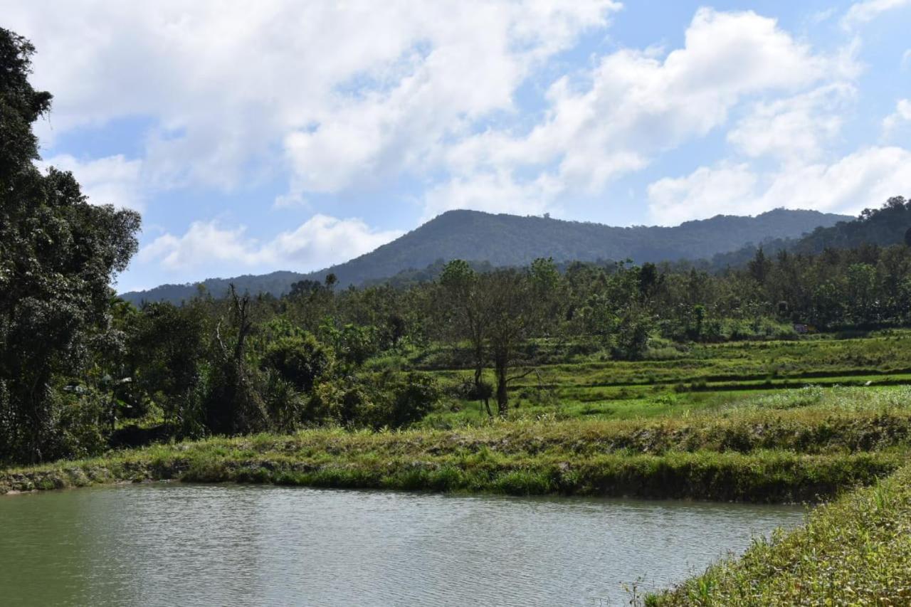 Camp Coorg Lägenhet Madikeri Exteriör bild